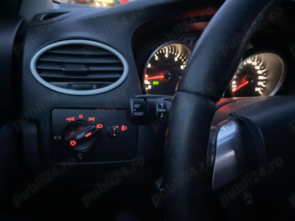 FORD Focus 2011 — imagine 6
