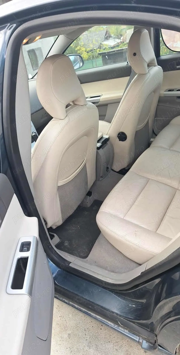 VOLVO S40 2010 — imagine 3