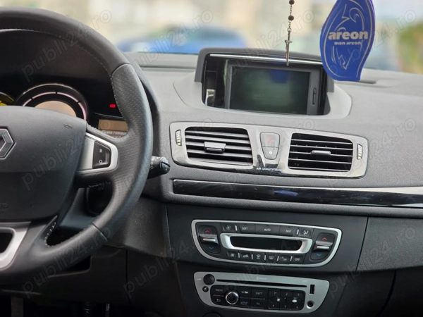 RENAULT Megane 2012
