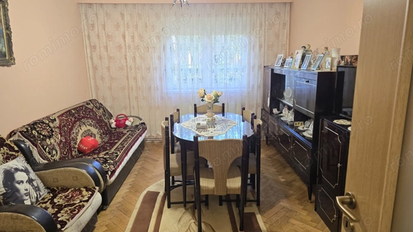 Vand apartament 3 camere decomandat in Deva, zona Enescu, parter inalt, hol central, mobilat — fotografia 1