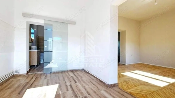 Apartament cu 2 camere, 90 mp construiti, Zona Centrala — fotografia 1