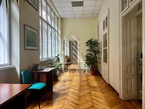 Apartament cu 5 camere,zona Ultracentral — fotografia 1