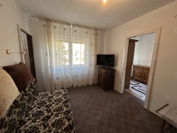 Vand apart.2 cam. in Gradiste,A.Romantei,etaj 3 din 4,renovat — fotografia 1