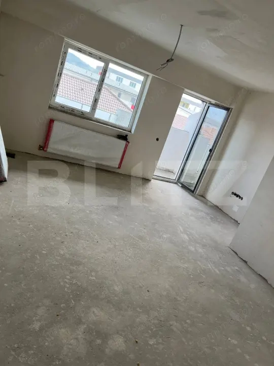 Apartament decomandat cu 3 camere, cu suprafata de 65,70 mp, parcare, zona Terra — fotografia 1