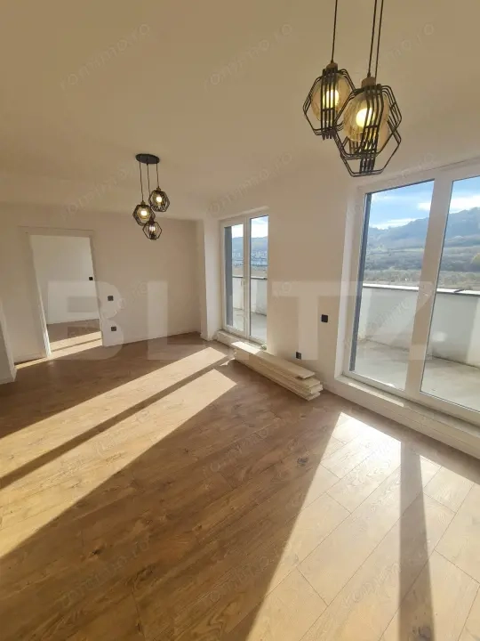Apartament semidecomandat, 52 mp utili, zona Terra — fotografia 3