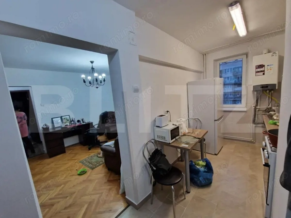 Apartament 2 camere, 43mp, etaj intermediar, zona Mercur — fotografia 1