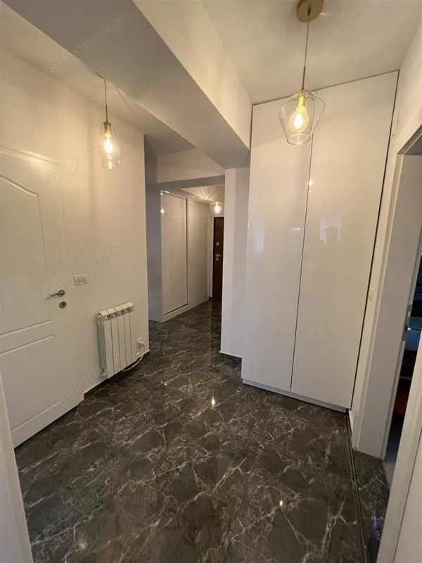 Apartament de inchiriat 3 camere in zona 13 Septembrie
