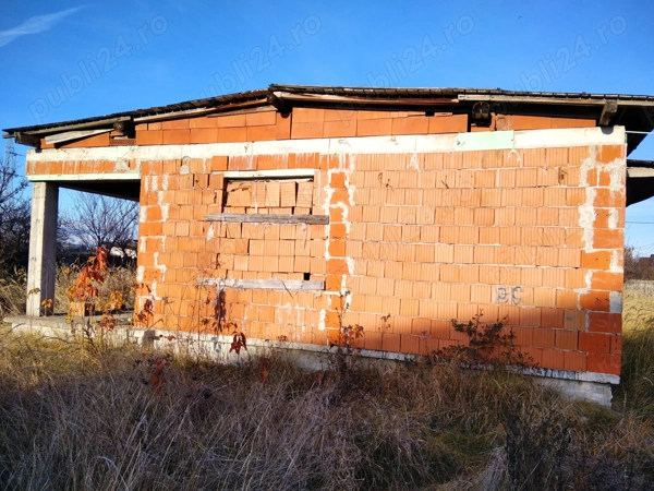 Vand vila in constructie si teren intravilan 1200 mp in Pitesti