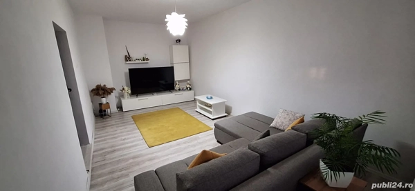 Vand apartament cu 2 camere zona CAM — fotografia 1