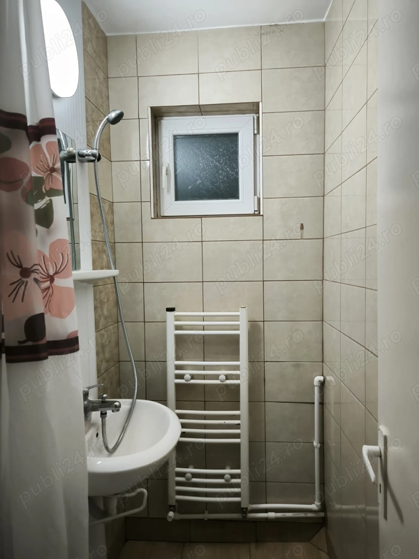 Inchiriez garsoniera într-un bloc din cartier Gruia — fotografia 3