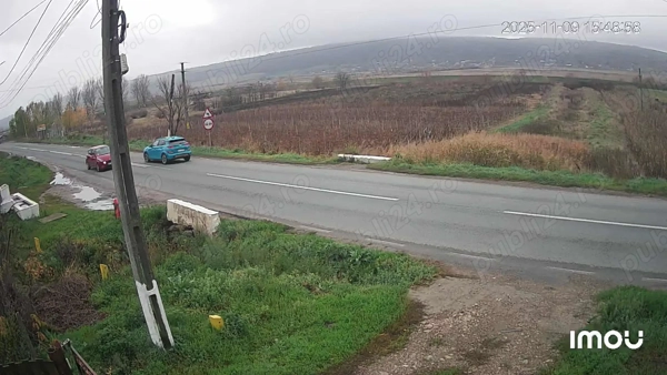 Vând teren intravilan și extravilan