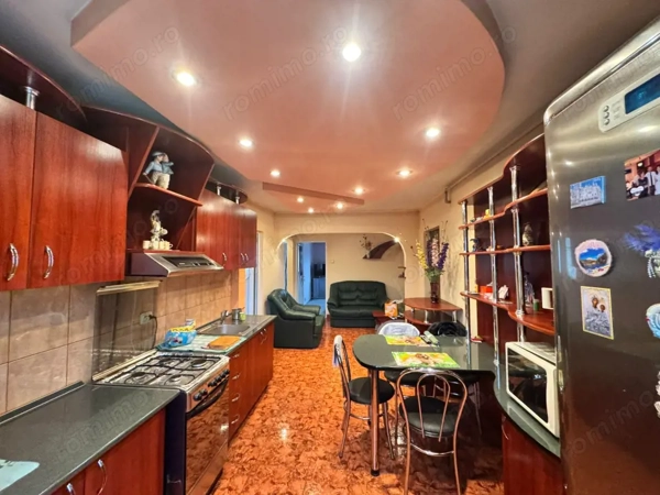 Apartament 3 camere, 65 mp, zonă Centrală — fotografia 1