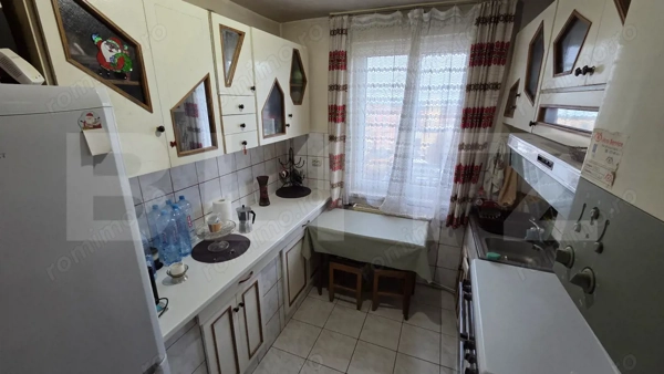 Apartament 57 mp cu balcon și boxă, poziție excelentă în zona Micro, Aiud — fotografia 2