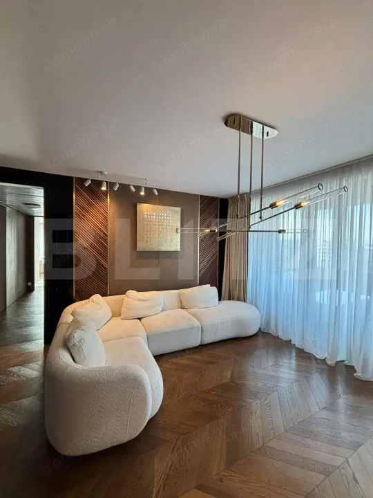 Apartament cu 4 camere 134,7 mp, 2 balcoane, 2 parcari, zona Iulius Mall — fotografia 1