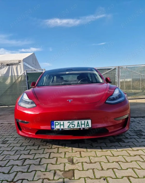 TESLA Model 3 2021 — imagine 3