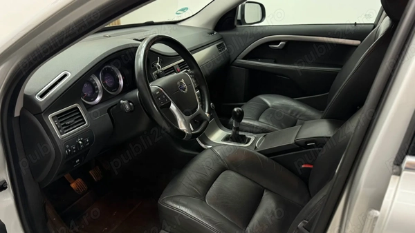 VOLVO V70 2011 — imagine 8