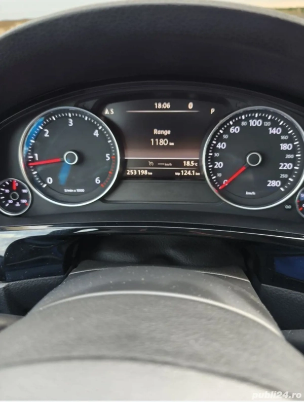 VOLKSWAGEN Touareg 2015 — imagine 4
