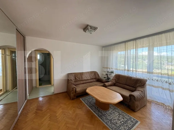 Apartament luminos cu 3 camere Moreni — fotografia 3