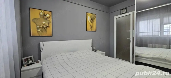 Inchiriez ap 3 camere zona Mall