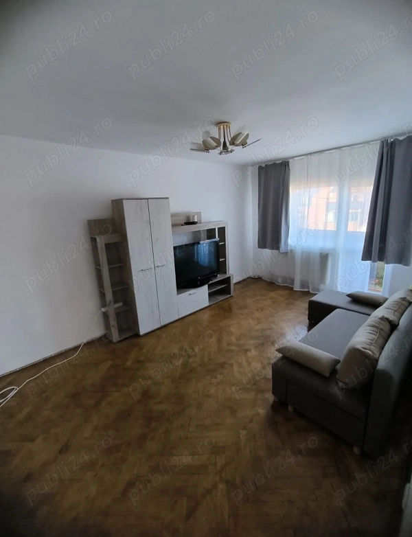 Vând apartament Petroșani