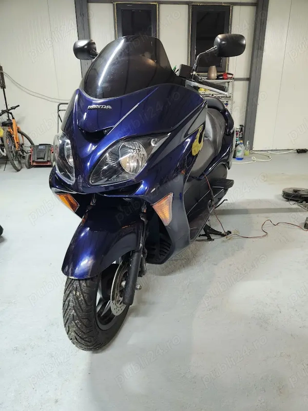 Honda Forza 250
