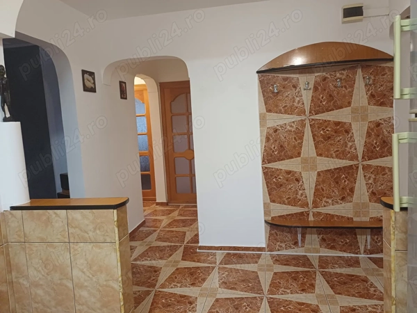 Se vinde apartament cu 3 camere decomandat in Rămnicu Sărat — fotografia 1