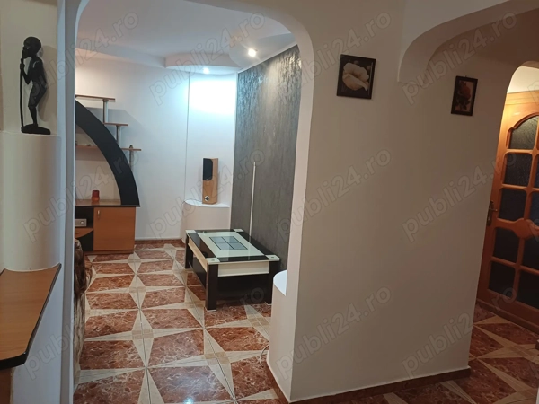 Se vinde apartament cu 3 camere decomandat in Rămnicu Sărat — fotografia 2