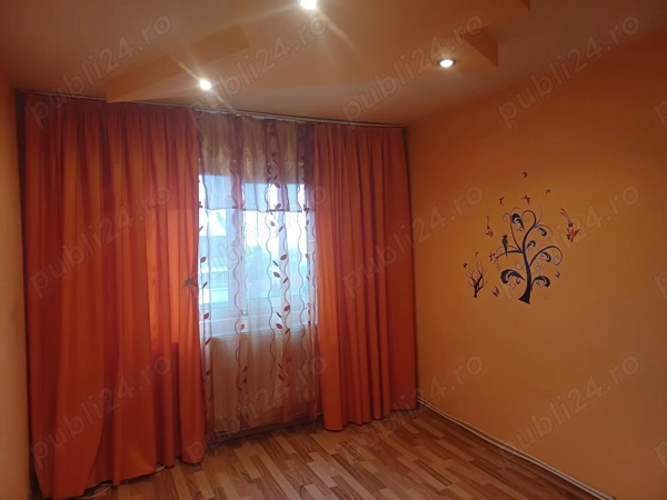 Se vinde apartament cu 3 camere decomandat in Rămnicu Sărat — fotografia 3