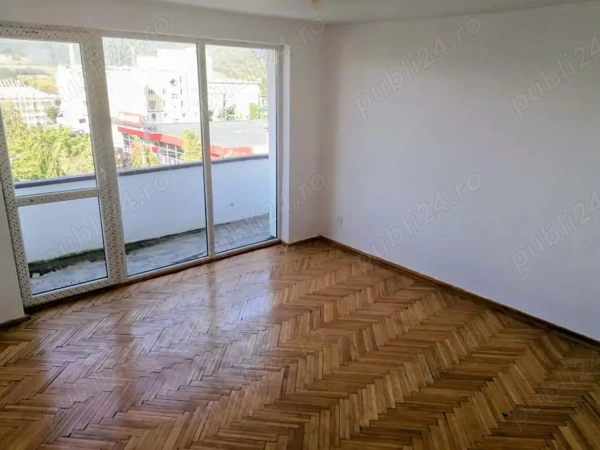 Apartament 3 camere, decomandat - ULTRACENTRAL HAȚEG — fotografia 1