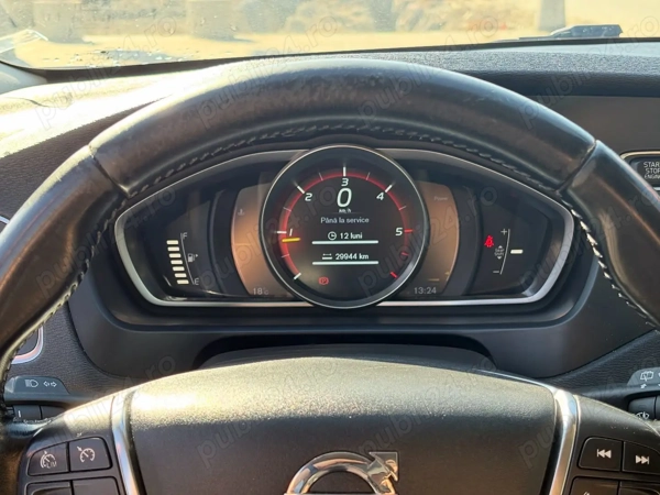 VOLVO V40 2015 — imagine 10