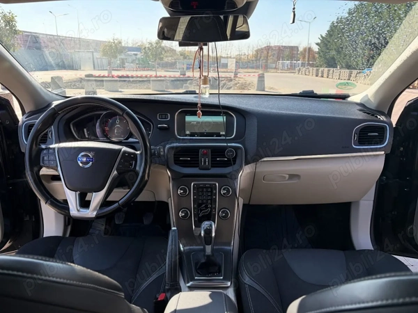 VOLVO V40 2015 — imagine 9
