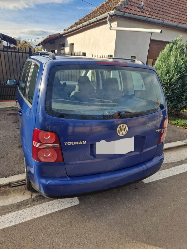 VOLKSWAGEN Touran