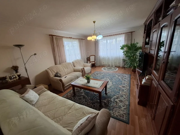 Str. Victoriei (tronson Marul de Aur) apartament 2 camere, etaj 2, in bloc tip vila, cu gradina — fotografia 3