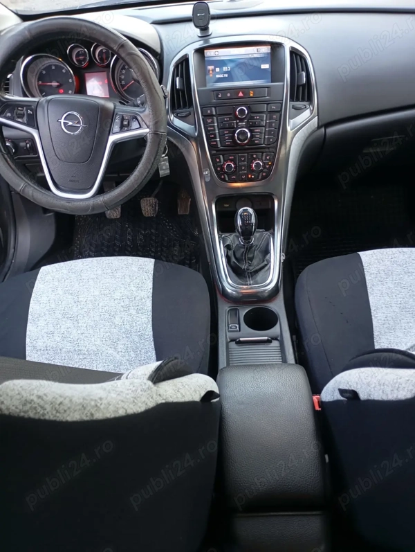 OPEL Astra 2011 — imagine 10