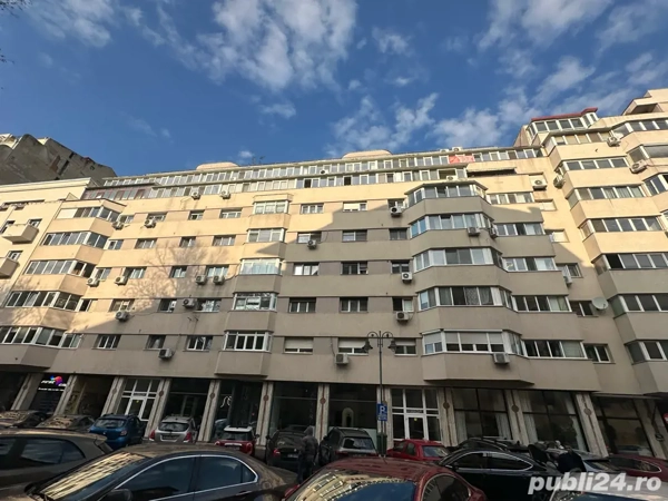 Piata Universitatii - Bloc Dunarea 1981 mobilat 2 camere 72 mp utili panorama deosebita — fotografia 1