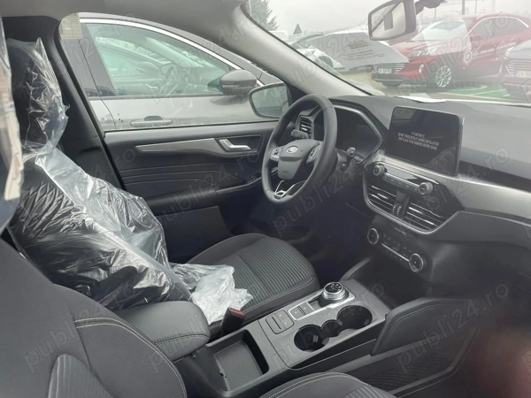 FORD Kuga 2023 — imagine 5