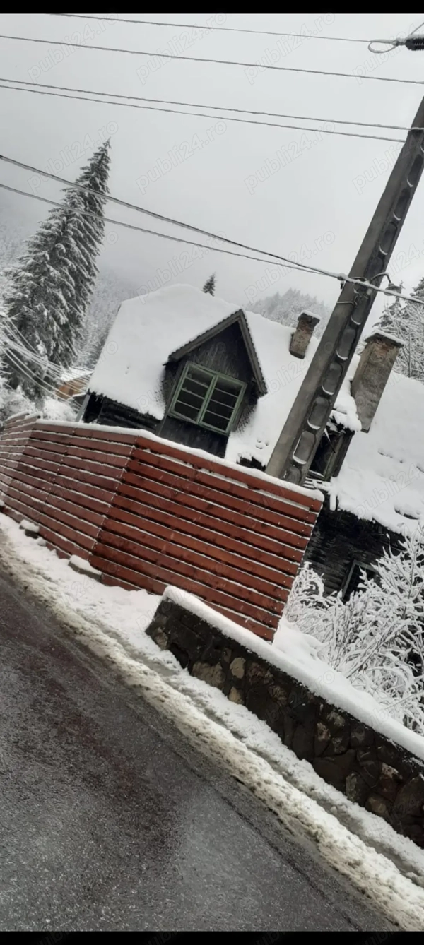 Teren de vanzare in statiunea Lacu Rosu