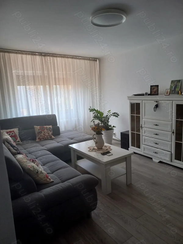 Vând apartament 3 camere, transformat în 4, direct proprietar — fotografia 1