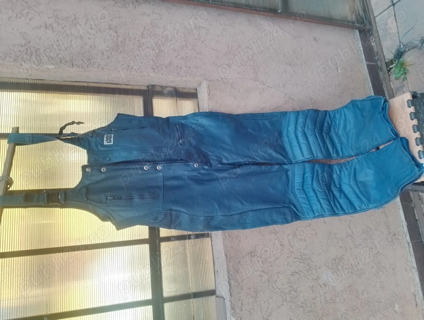 Vând pantalon- salopeta(piele) moto