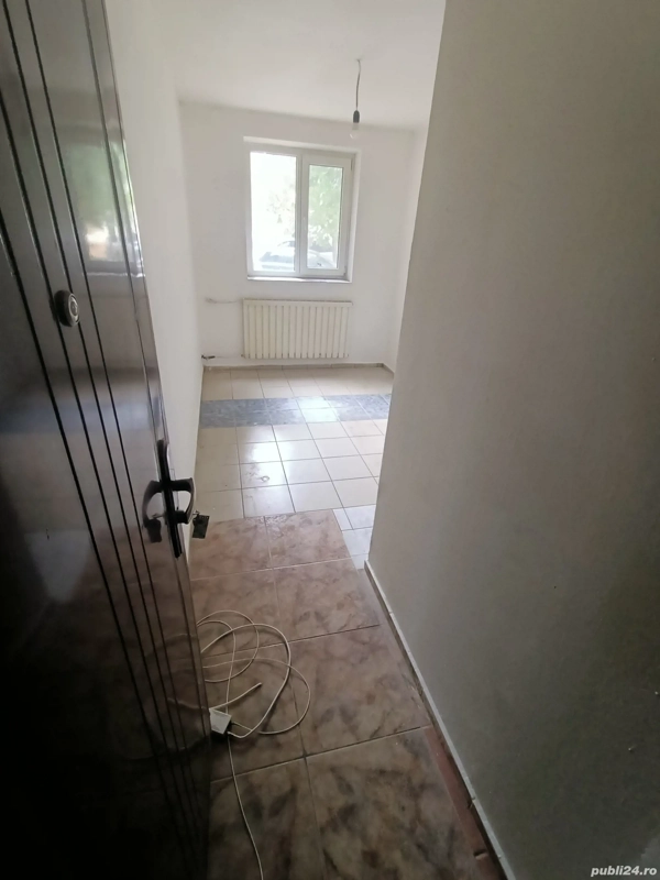 Oferta Buna, In Zona Dambovita,De Vanzare 2 Garsoniere Ocupabile Imediat !!!