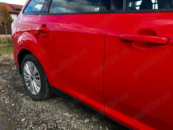 FORD Focus 2015 — imagine 5