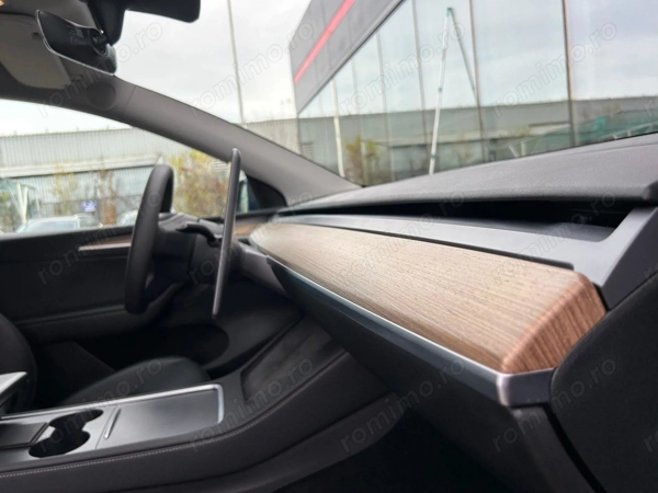 TESLA Model Y 2022 — imagine 15