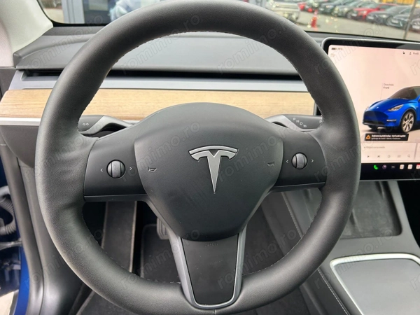 TESLA Model Y 2022 — imagine 18