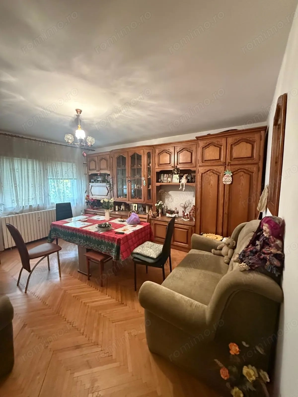 MT238 Apartament 2 camere, parter inalt SAGULUI, centrala proprie — fotografia 1