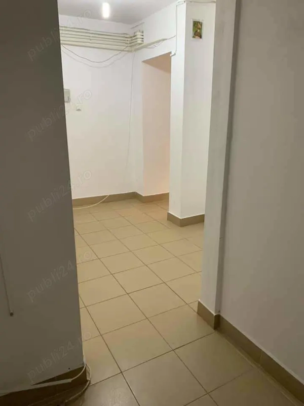 Vanzare apartament cu 4 camere- IC Frimu -93,4 mp-spatiu comercial , cu potential rezidential — fotografia 2
