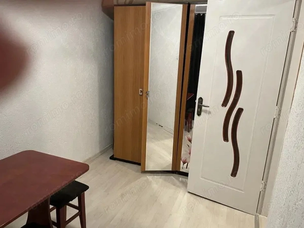 Rovinari - Vanzare apartament 3 camere - Str. Mioritei — fotografia 3