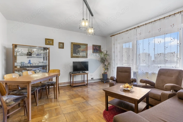 Apartament cu 3 camere de vânzare în zona Aurel Vlaicu — fotografia 1