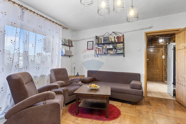 Apartament cu 3 camere de vânzare în zona Aurel Vlaicu — fotografia 2