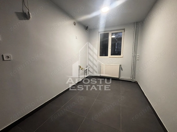 Apartament la casa cu 2 camere, curte proprie, Ghiroda — fotografia 1