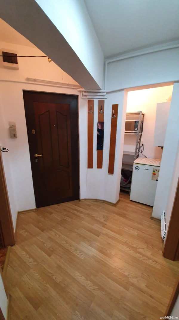inchiriez garsoniera zona Mag Tineretului